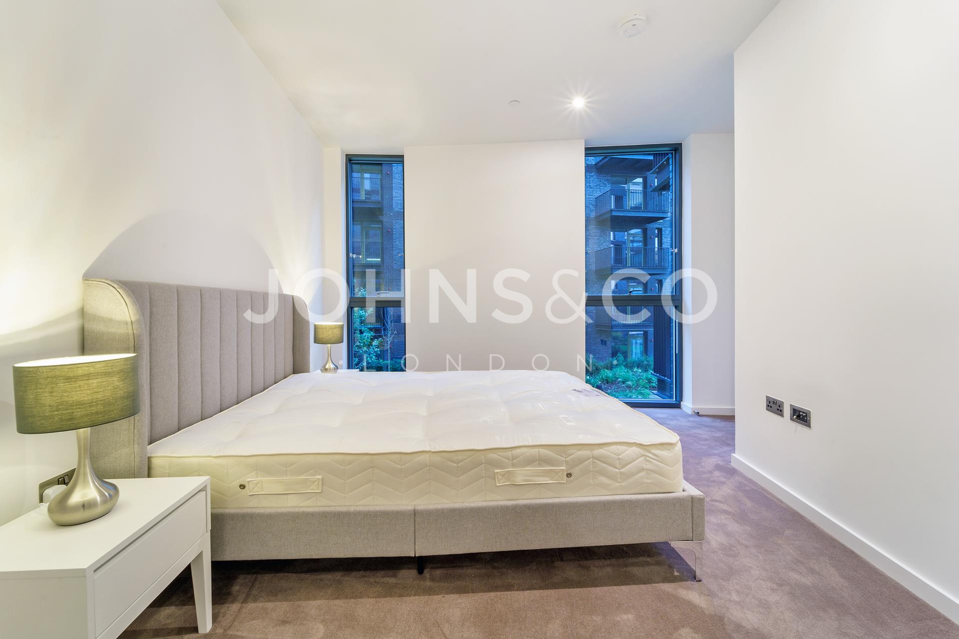Flat Bradshaw Yard in Greater London