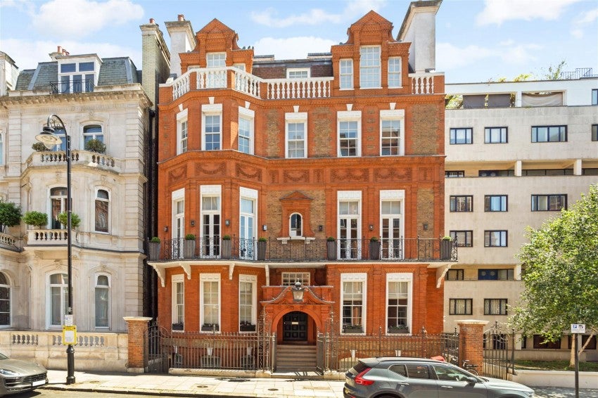 Flat Palace Gate in Greater London