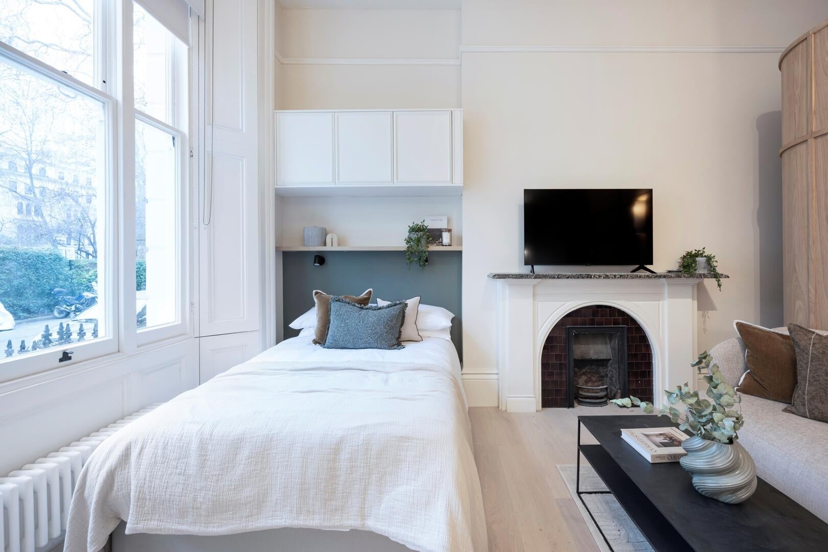 Flat Kensington Gardens Square in City of Westminster