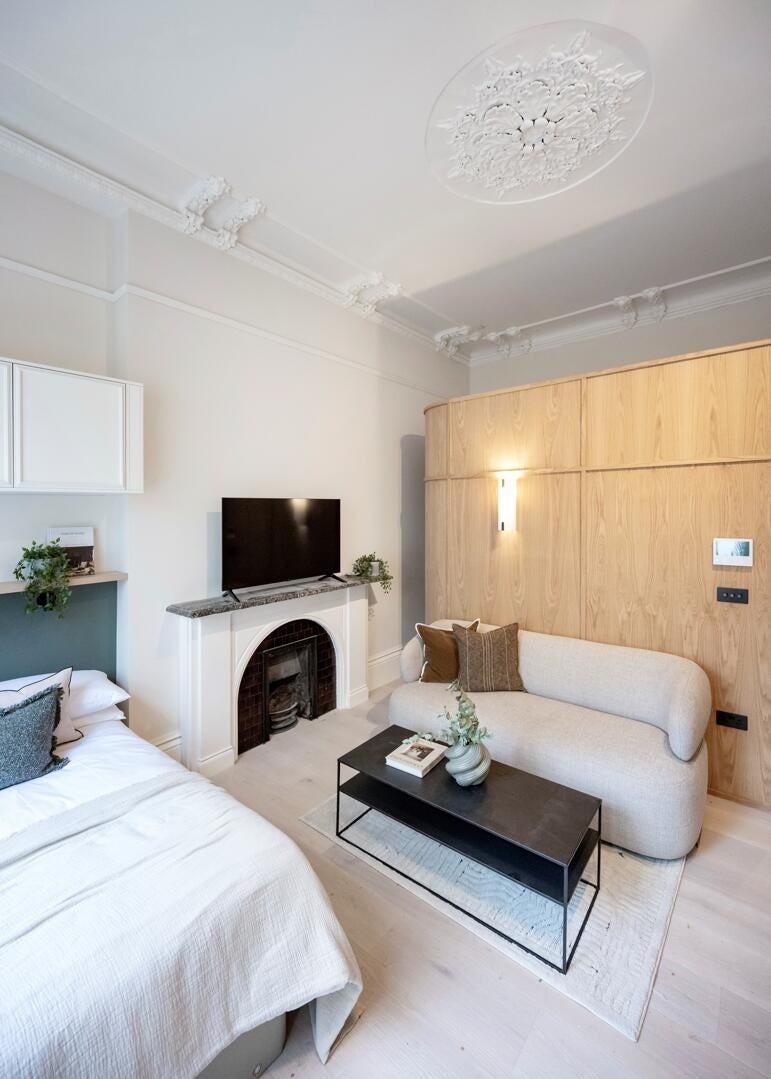 Flat Kensington Gardens Square in City of Westminster