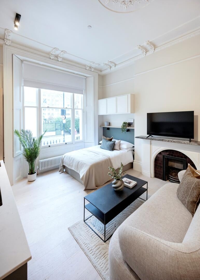 Flat Kensington Gardens Square in City of Westminster