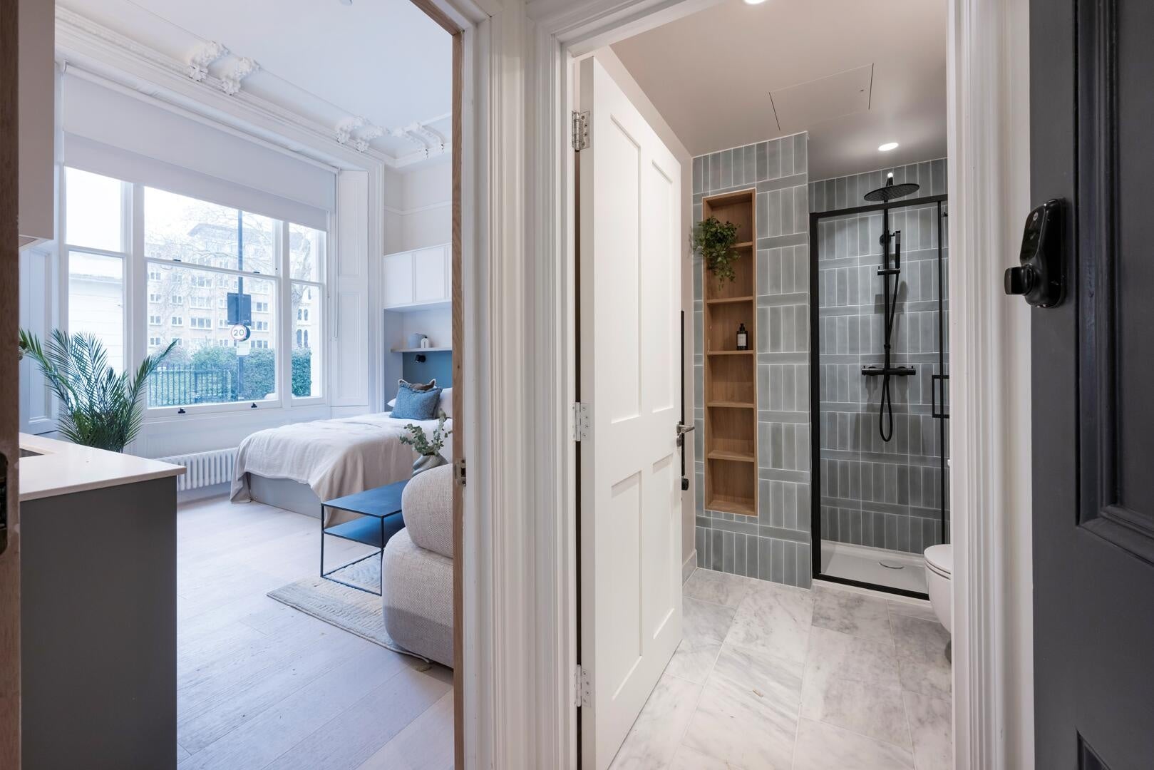 Flat Kensington Gardens Square in City of Westminster