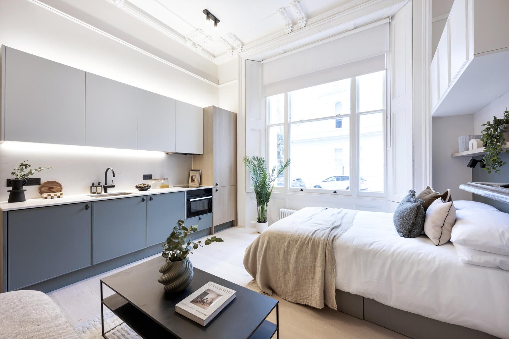 Flat Kensington Gardens Square in City of Westminster
