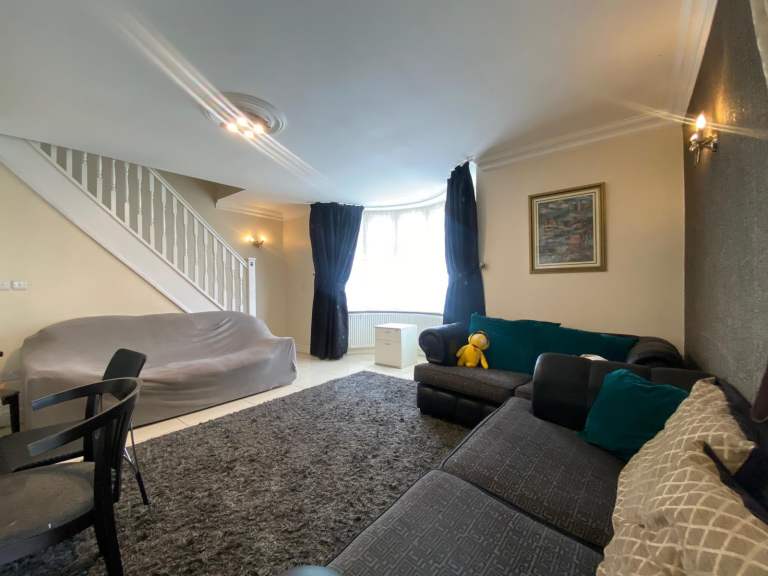 House Beccles Drive in Greater London