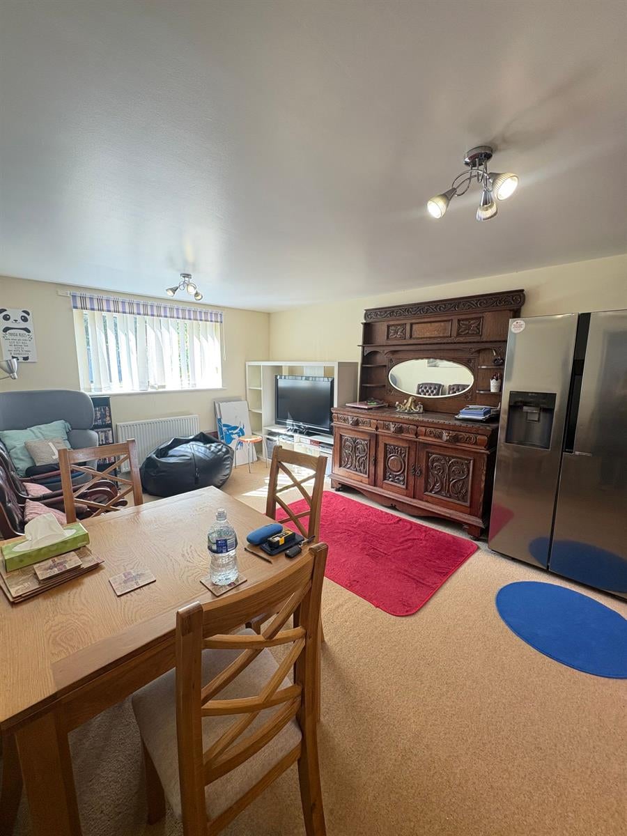 Flat Edward Vinson Drive in Borough of Swale
