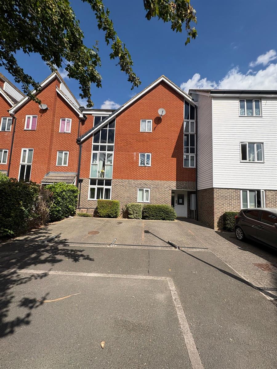 Flat Edward Vinson Drive in Borough of Swale