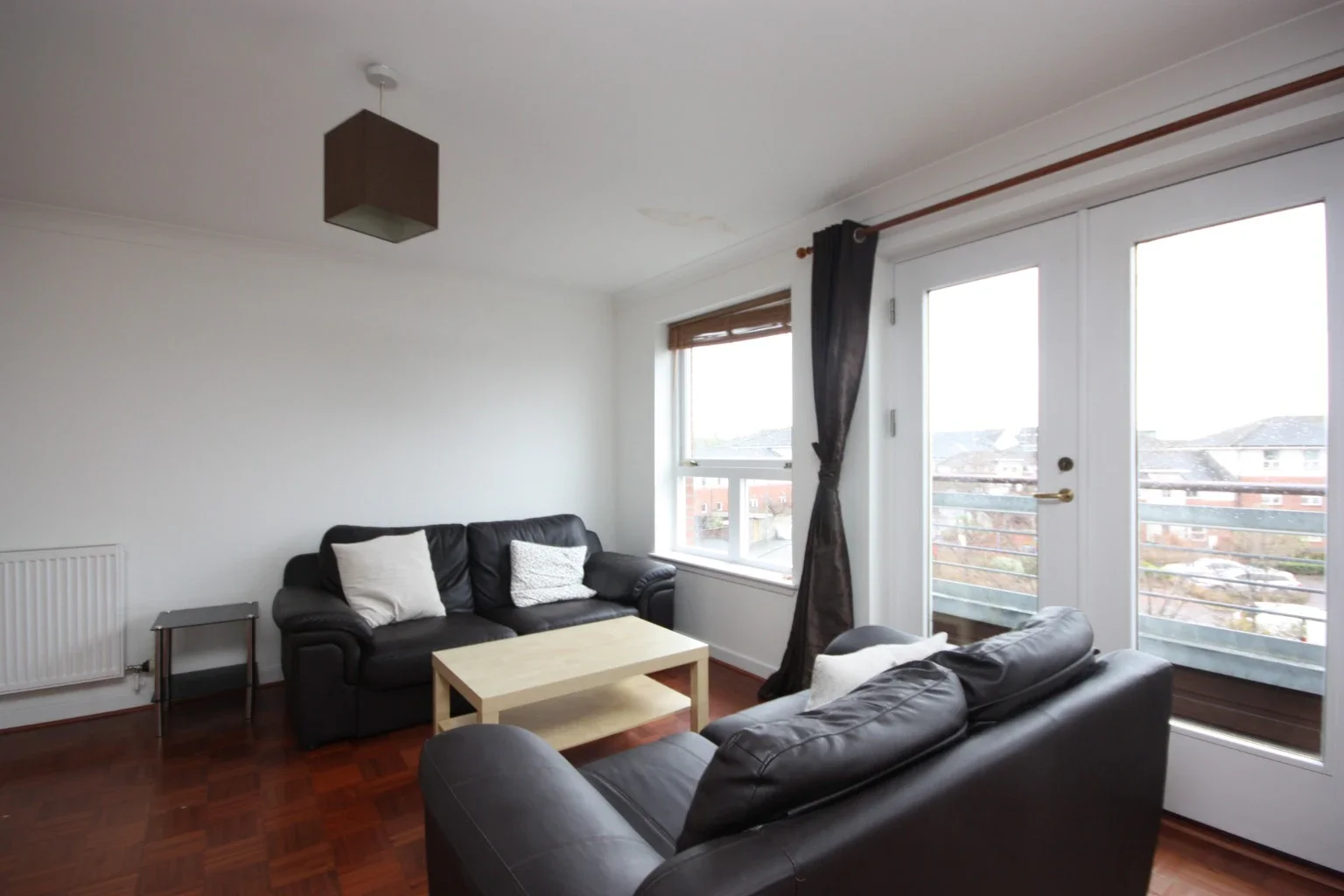 Flat Strathblane Gardens in Glasgow