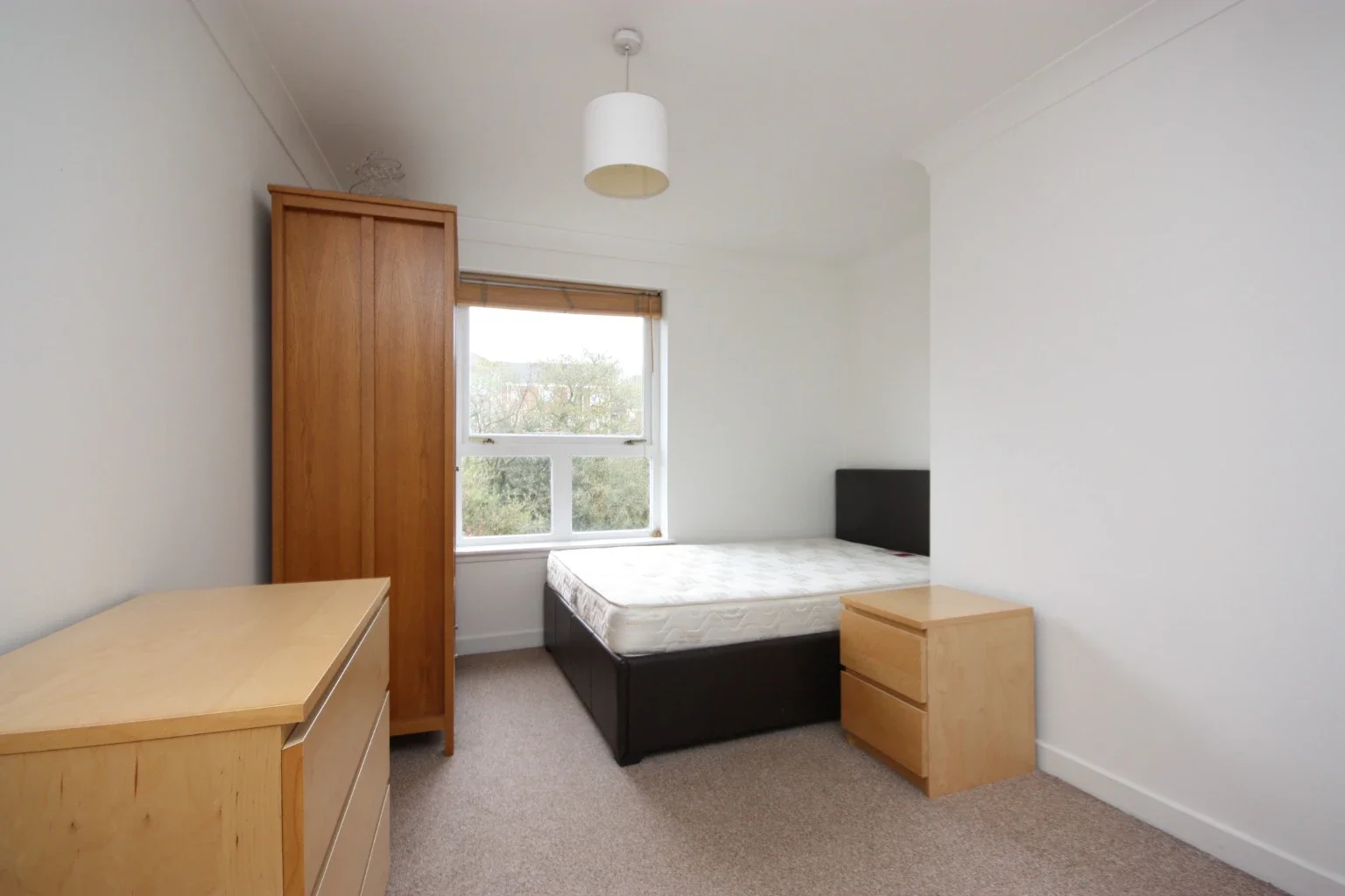 Flat Strathblane Gardens in Glasgow