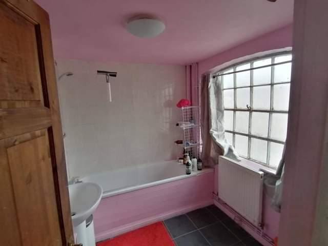 Room Fountayne Road in Greater London