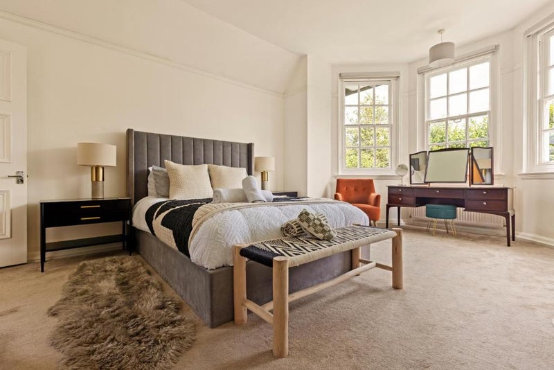 Room Broadwater Road in Greater London