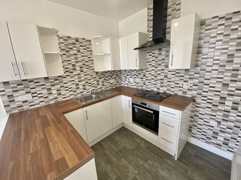 Flat Ainsworth Road in Radcliffe