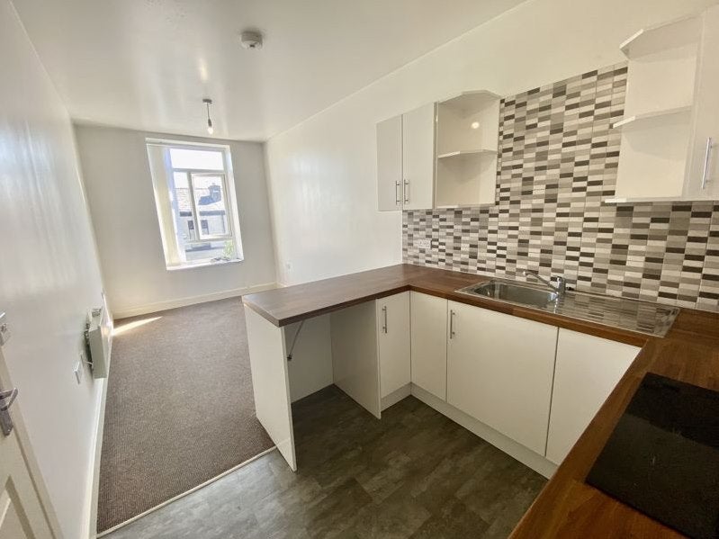 Flat Ainsworth Road in Radcliffe