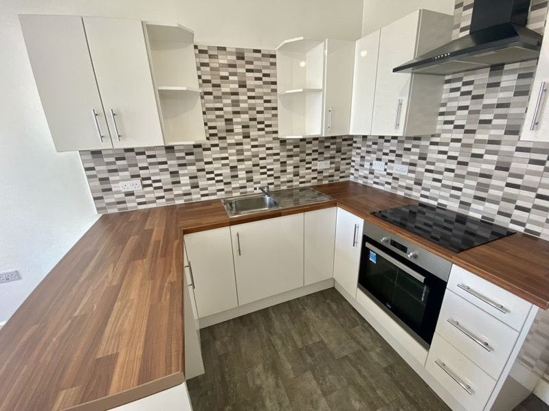Flat Ainsworth Road in Radcliffe