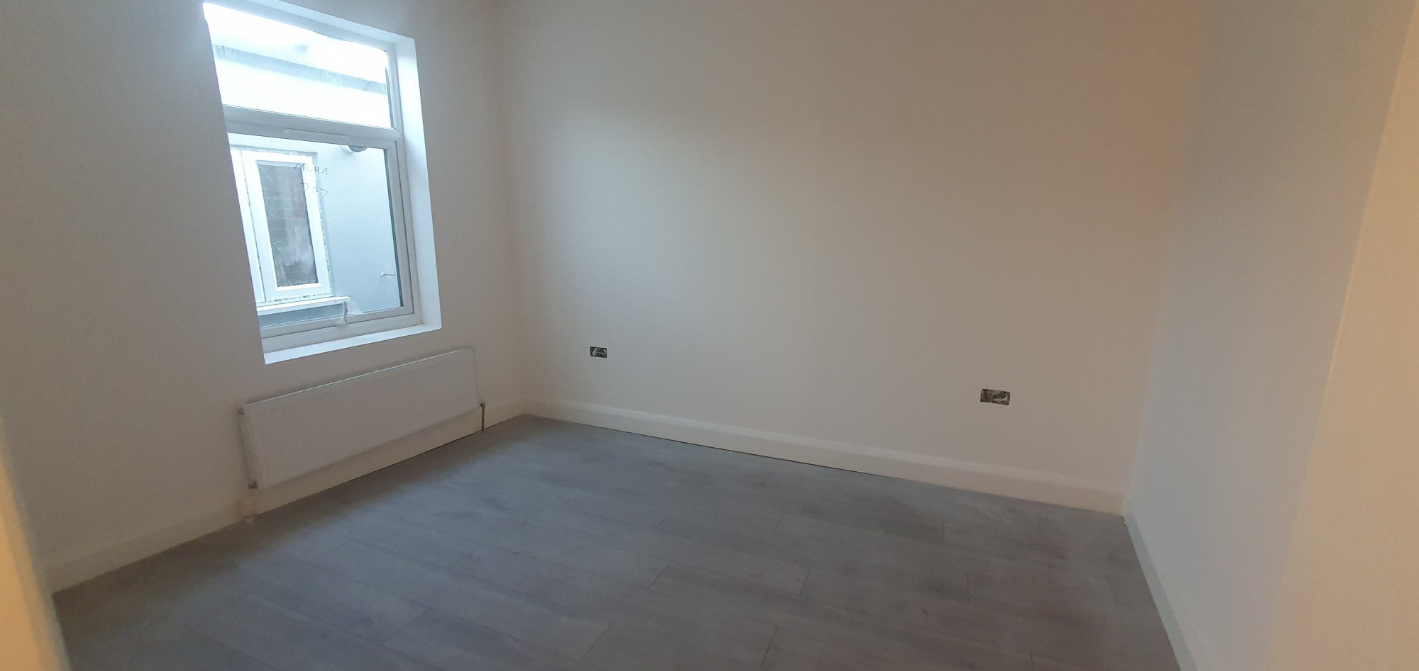 Flat Woodgrange Road in Greater London