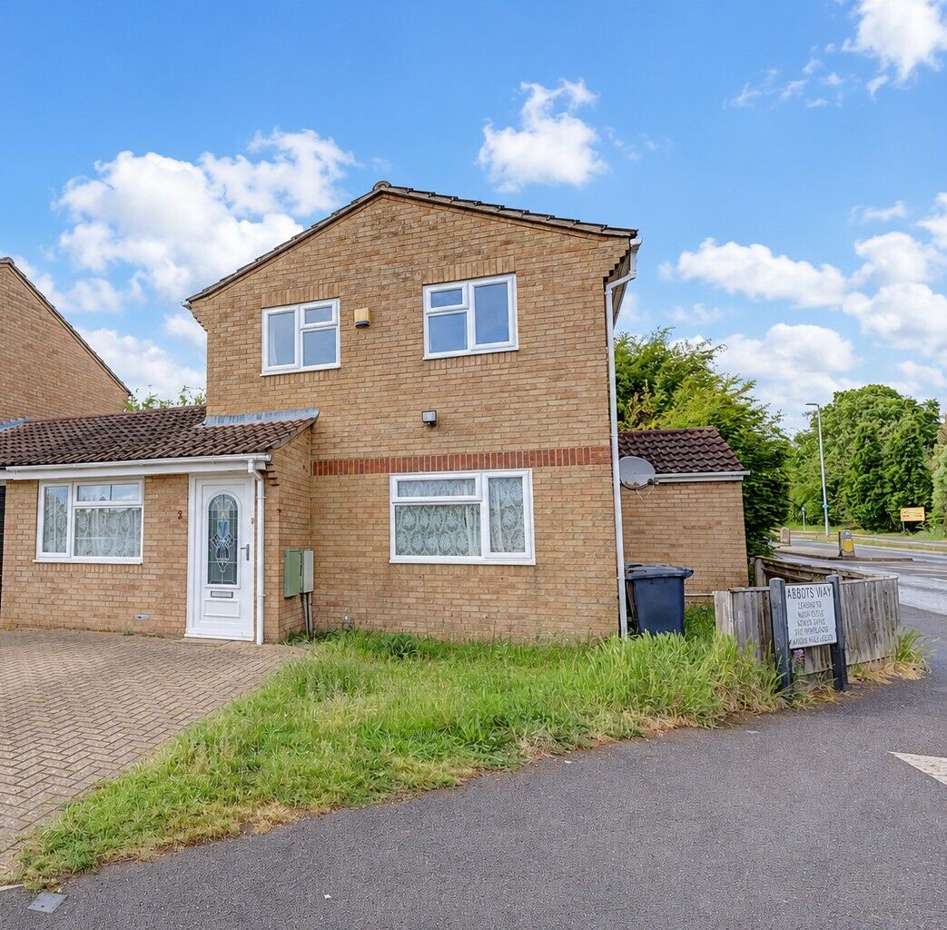 House Abbots Way in High Wycombe