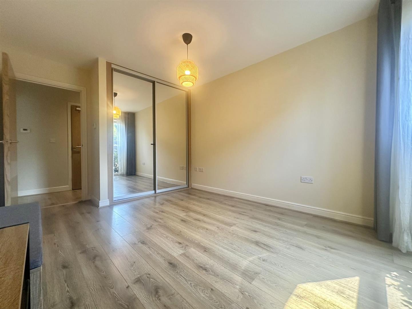 Flat Horton Road in Greater London