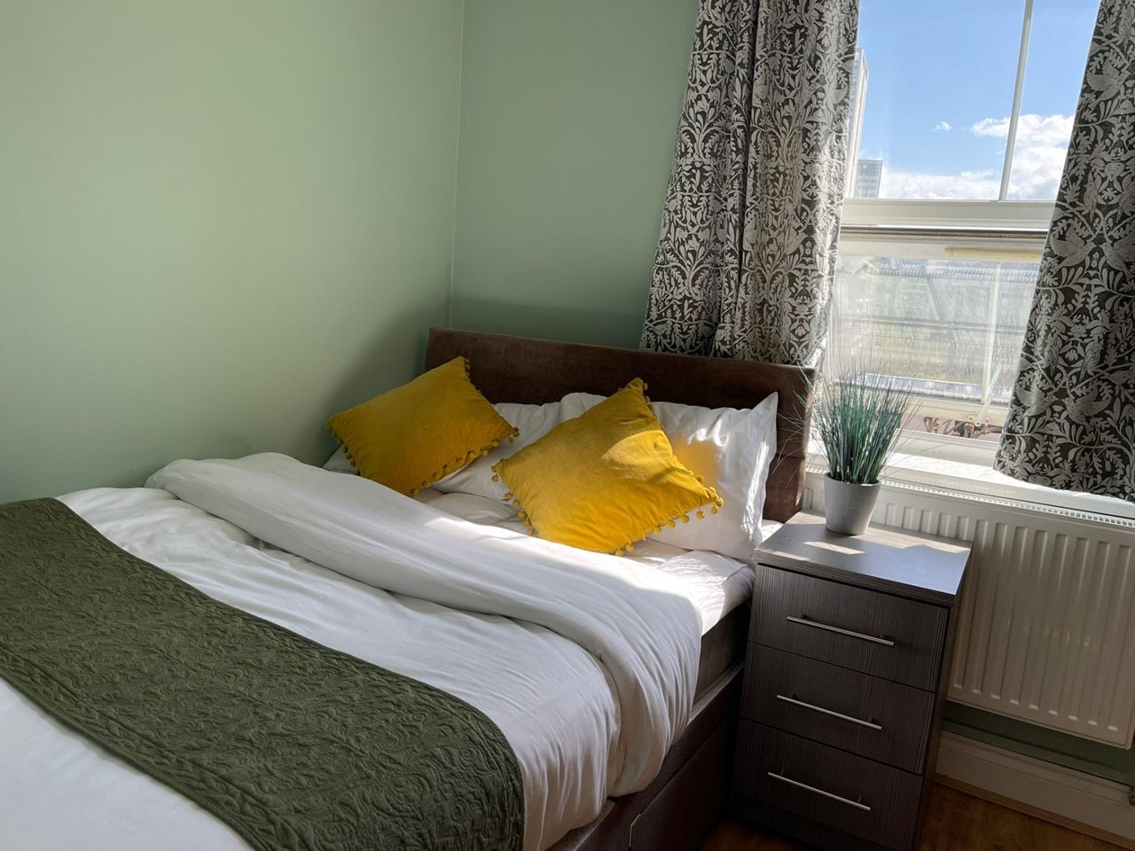Room Agar Grove in Greater London