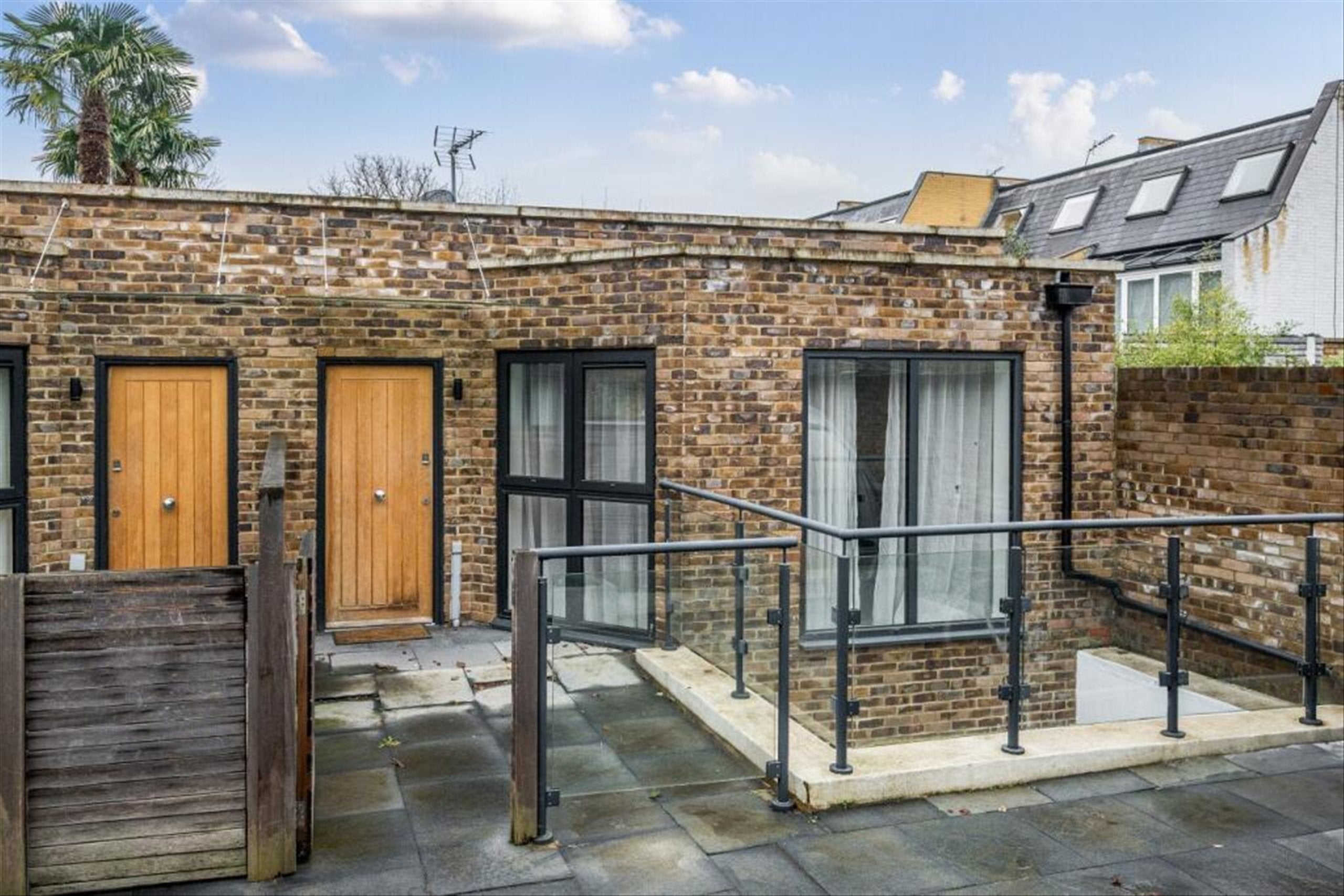 Flat Ardshiel Close in Greater London