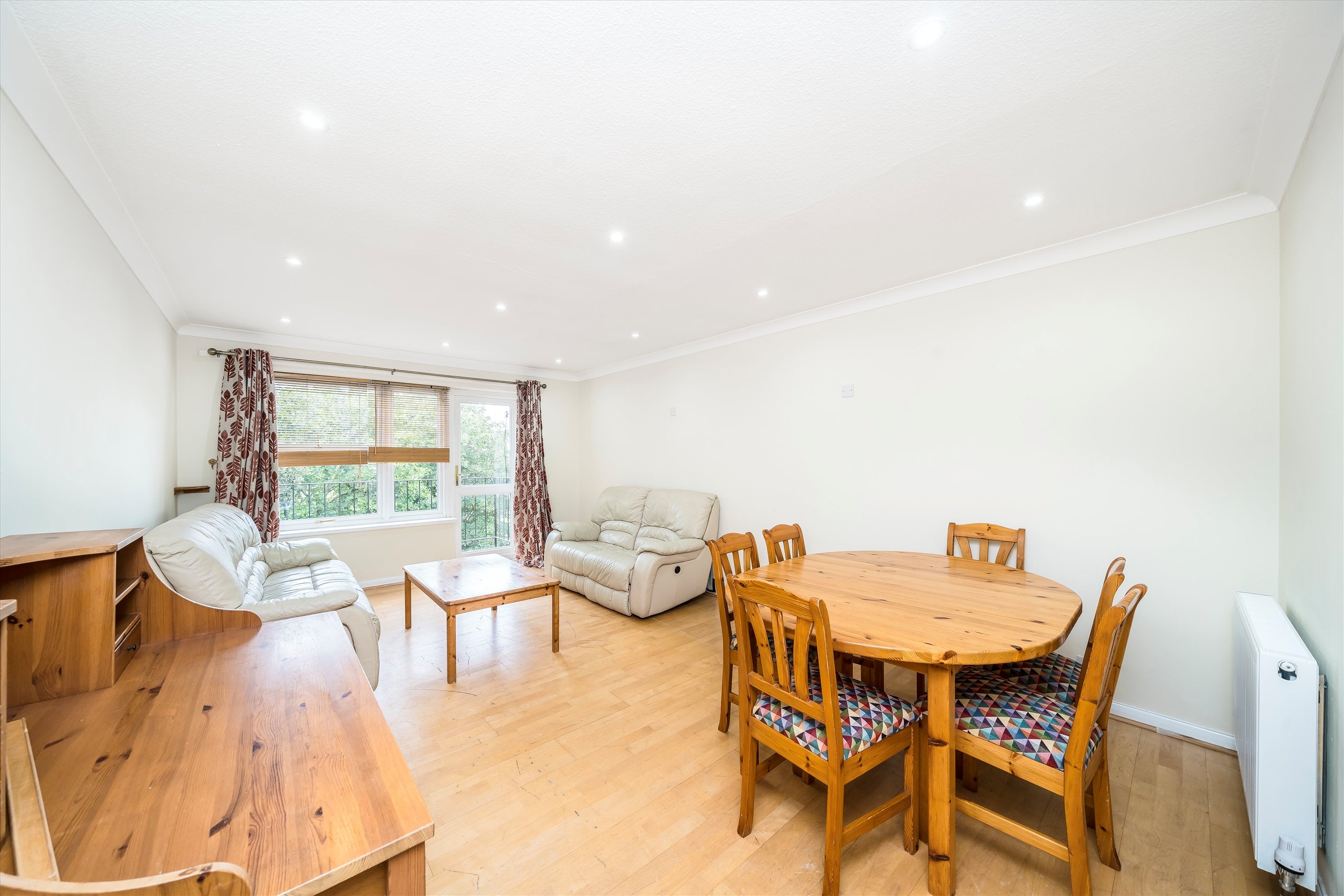 Flat Ridgway in Greater London
