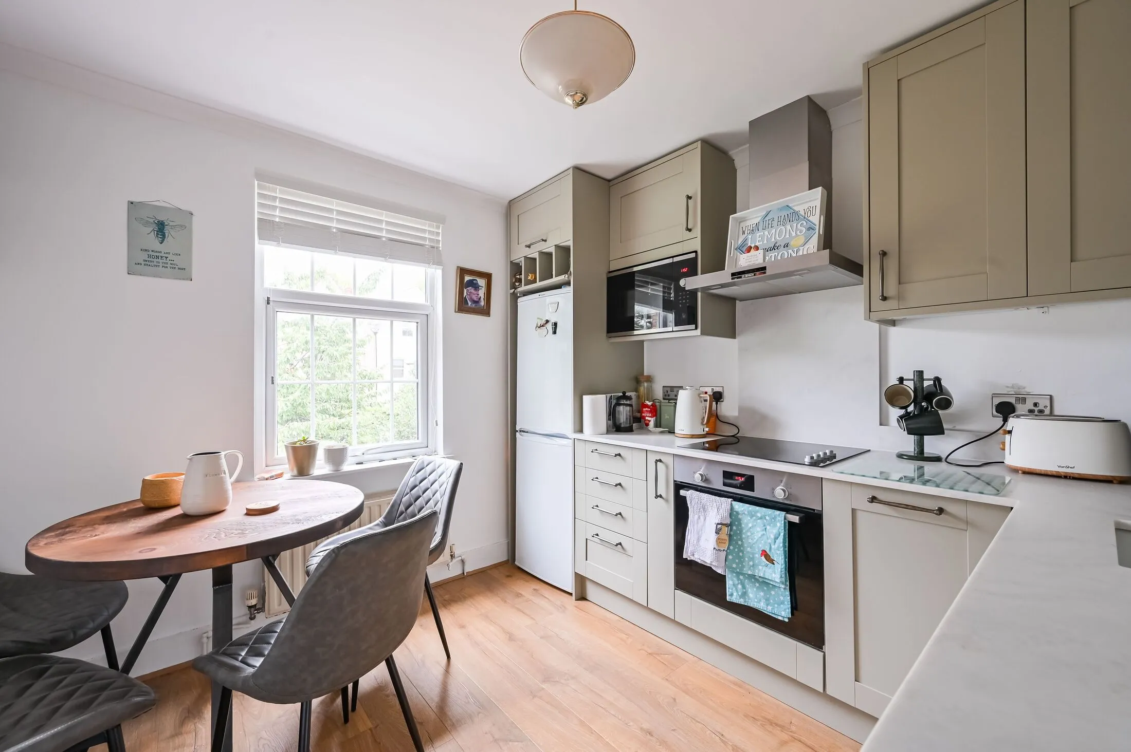 Flat Pretoria Avenue in Greater London
