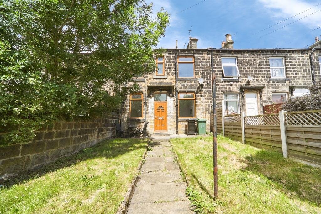 House Hawthorn Crescent in Leeds