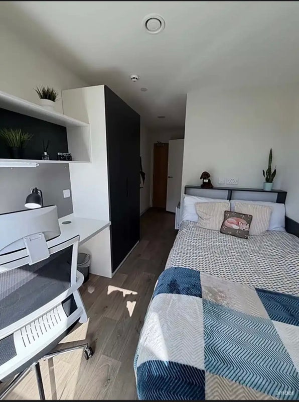 Room Chesser Grove in City of Edinburgh