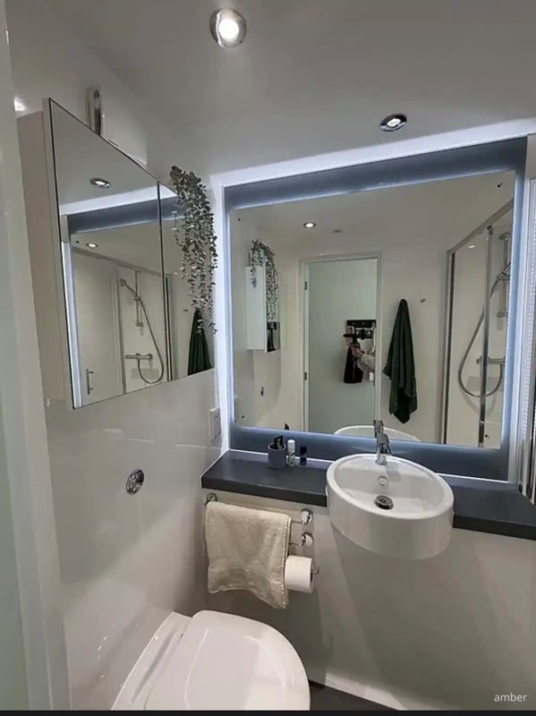 Room Chesser Grove in City of Edinburgh