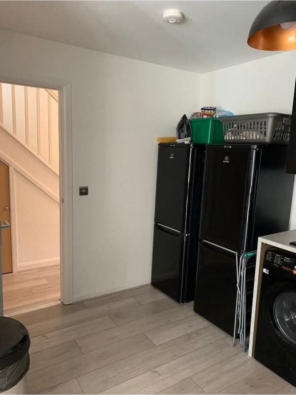 Room Seaford Road in Crawley