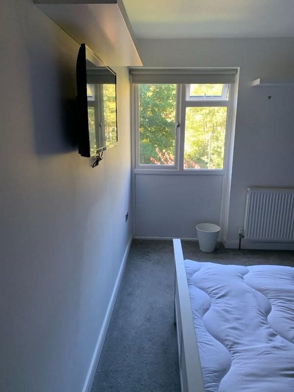 Room Seaford Road in Crawley