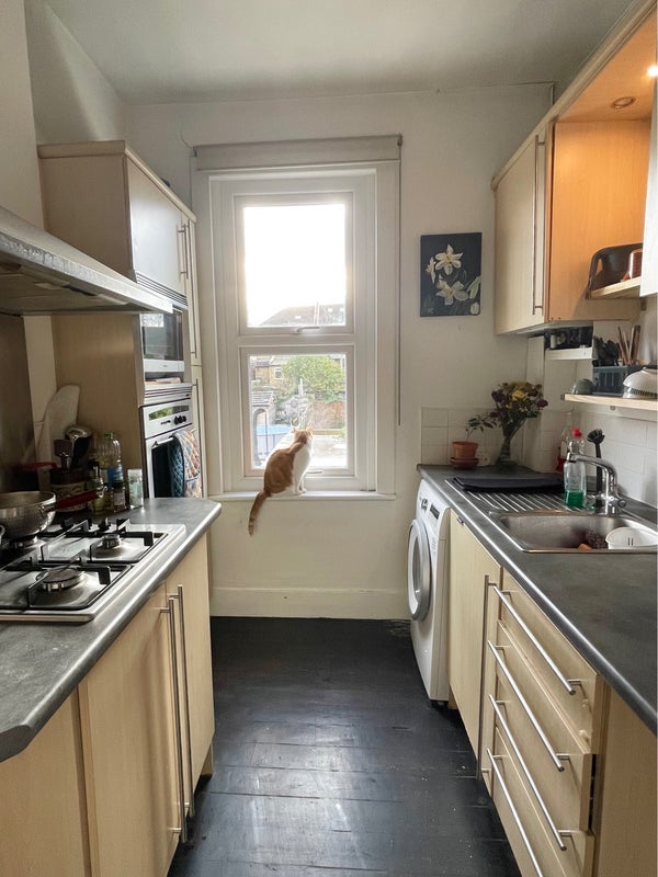 Room Greenvale Road in Greater London