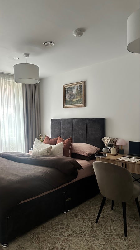 Room Rolling Street in Salford