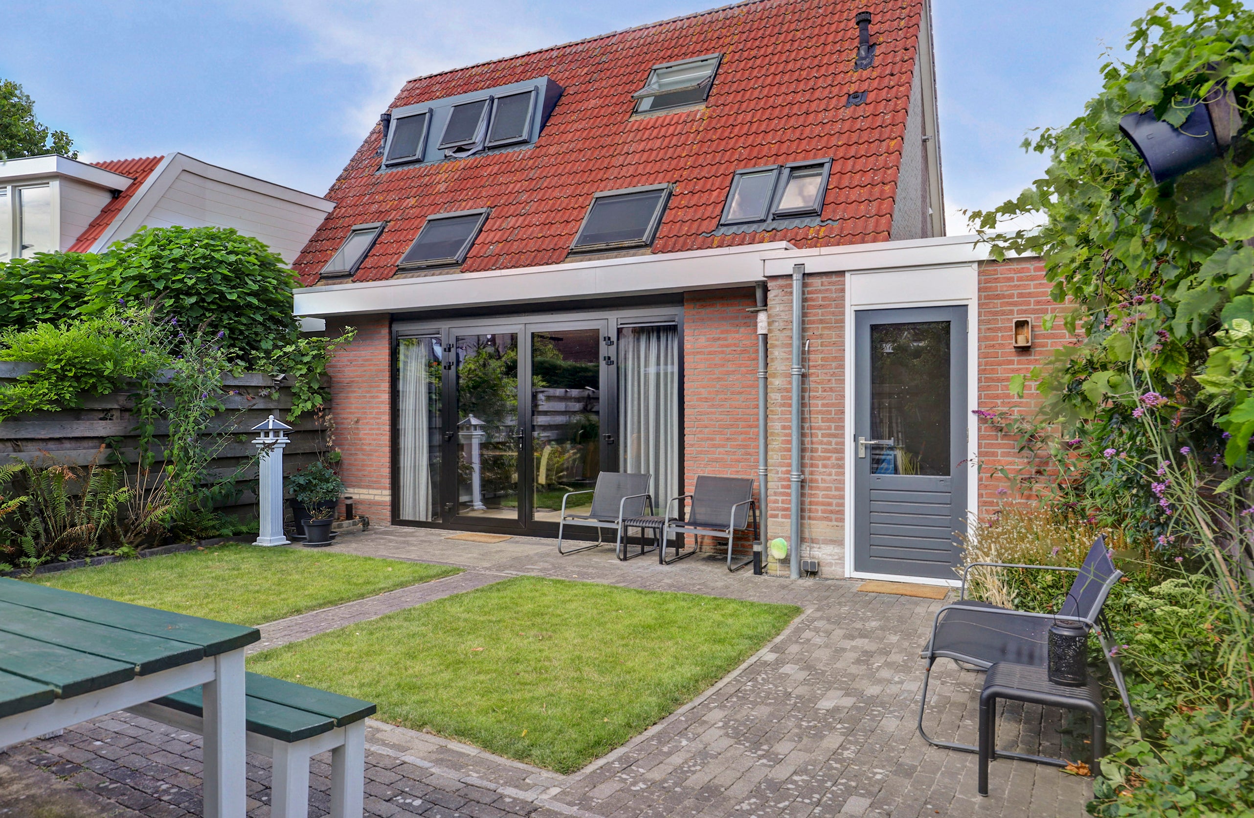Tussenwoning te koop: Zuider Kadijk 4, Enkhuizen