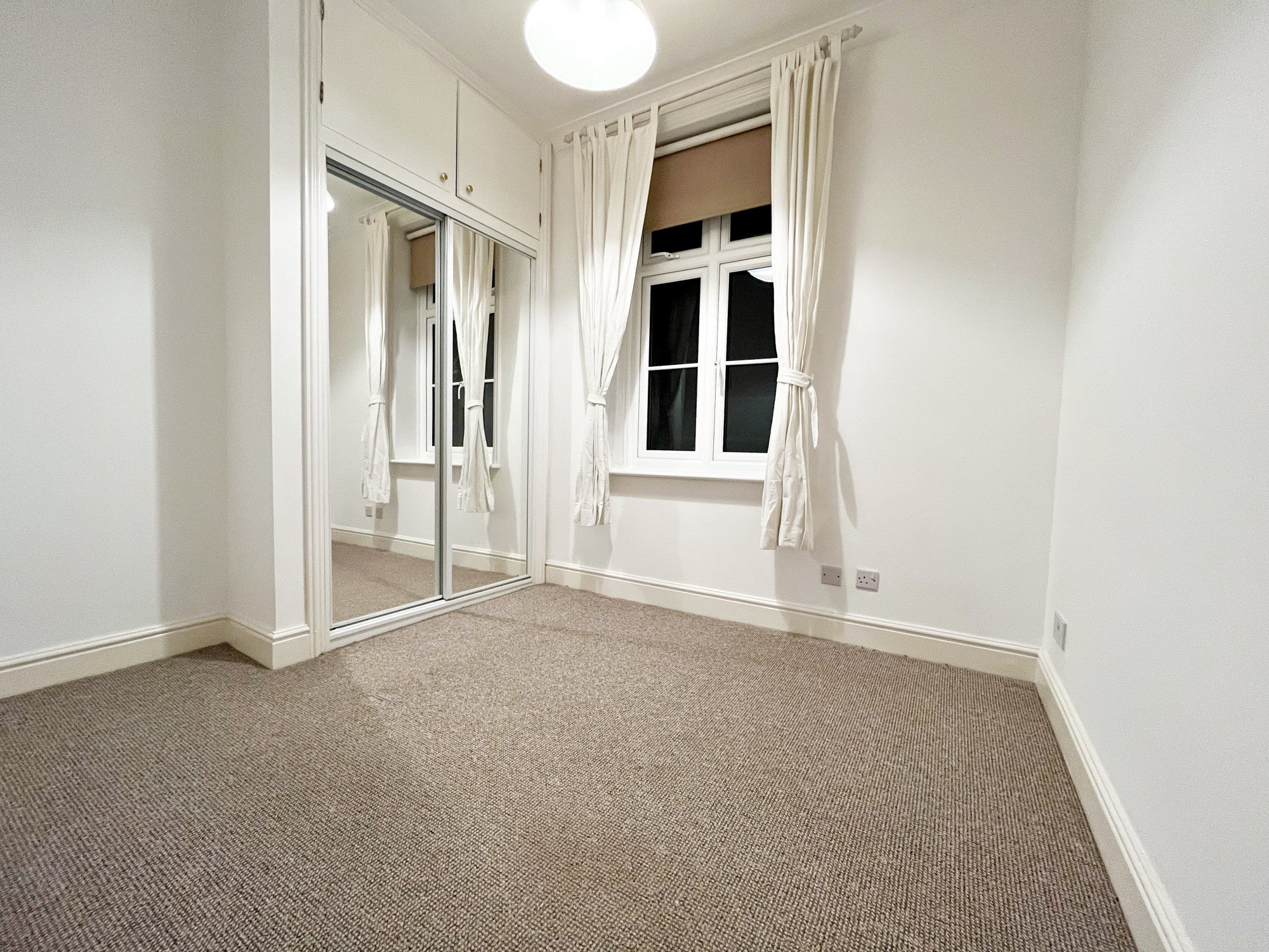 Flat Upton Park in Slough
