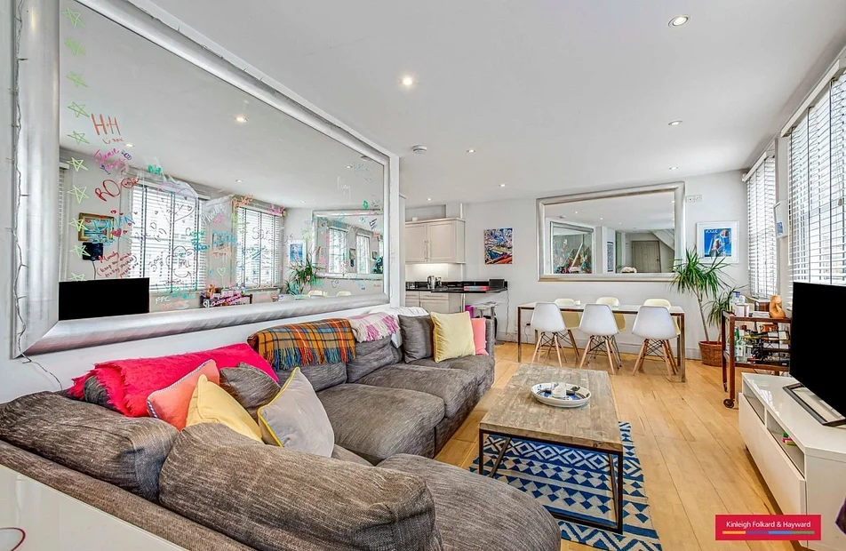 Flat Barclay Road in Greater London