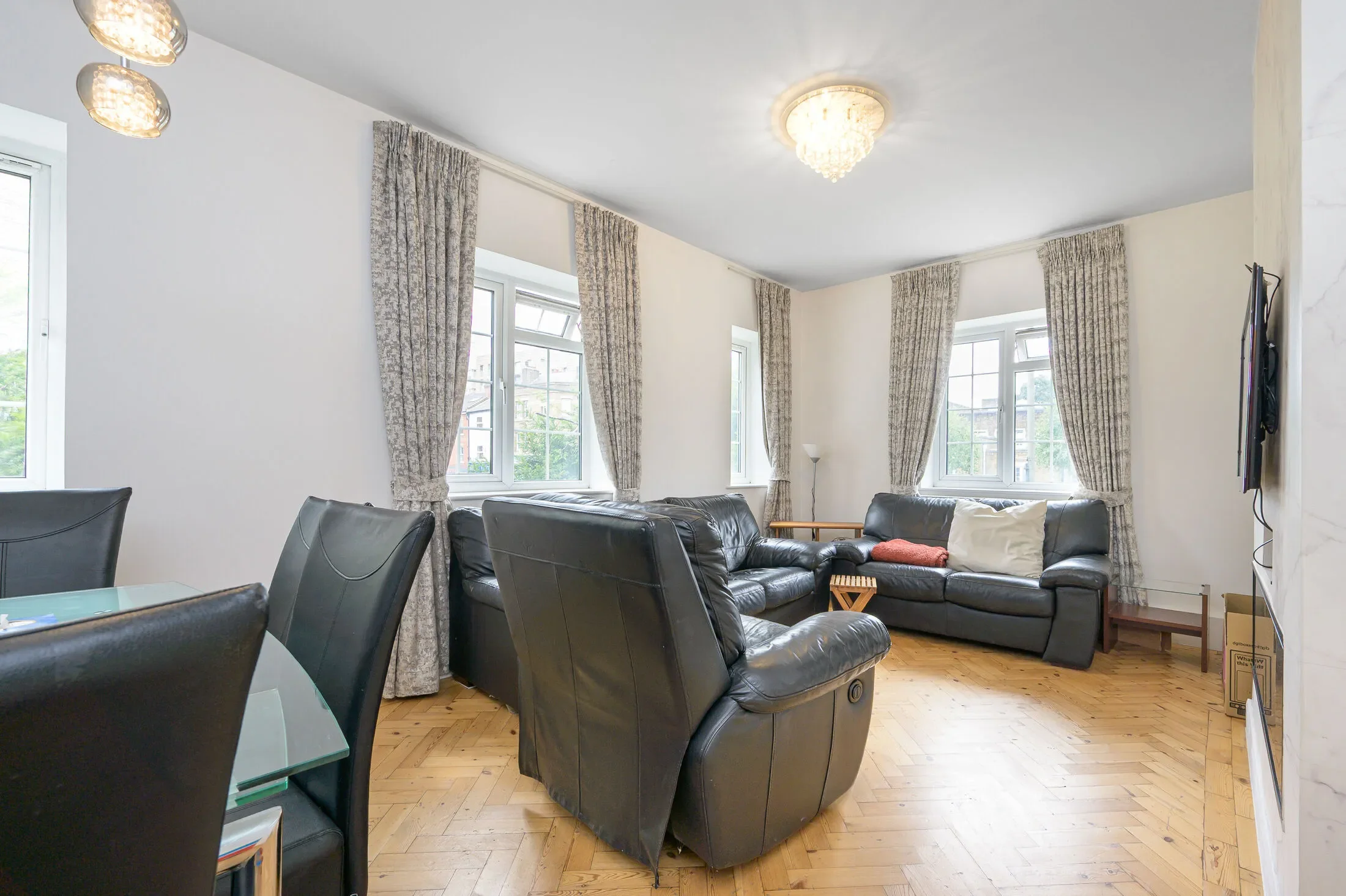 Flat Brent Street in Greater London