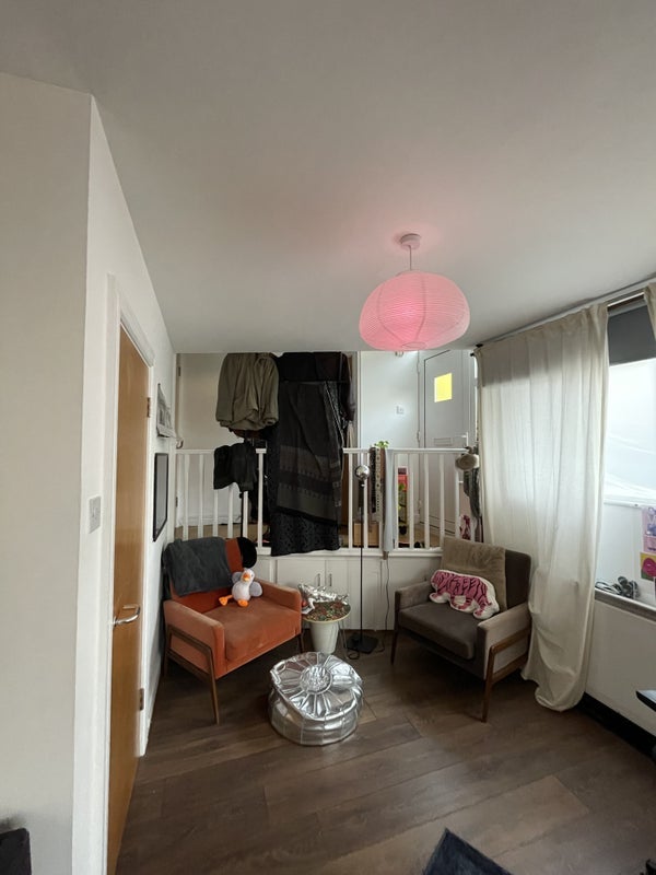 Room Shacklewell Street in Greater London