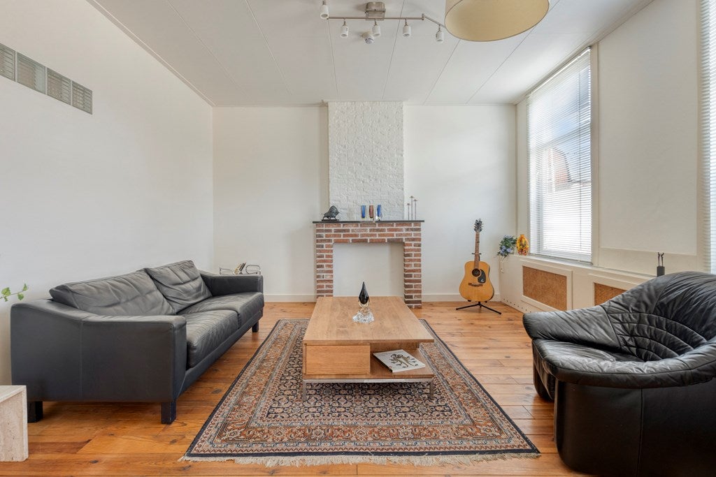 Huis Rapenburg 13 in Vogelwaarde
