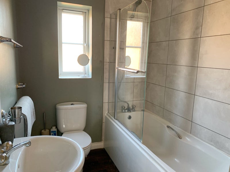 Room Adelante Close in Bristol