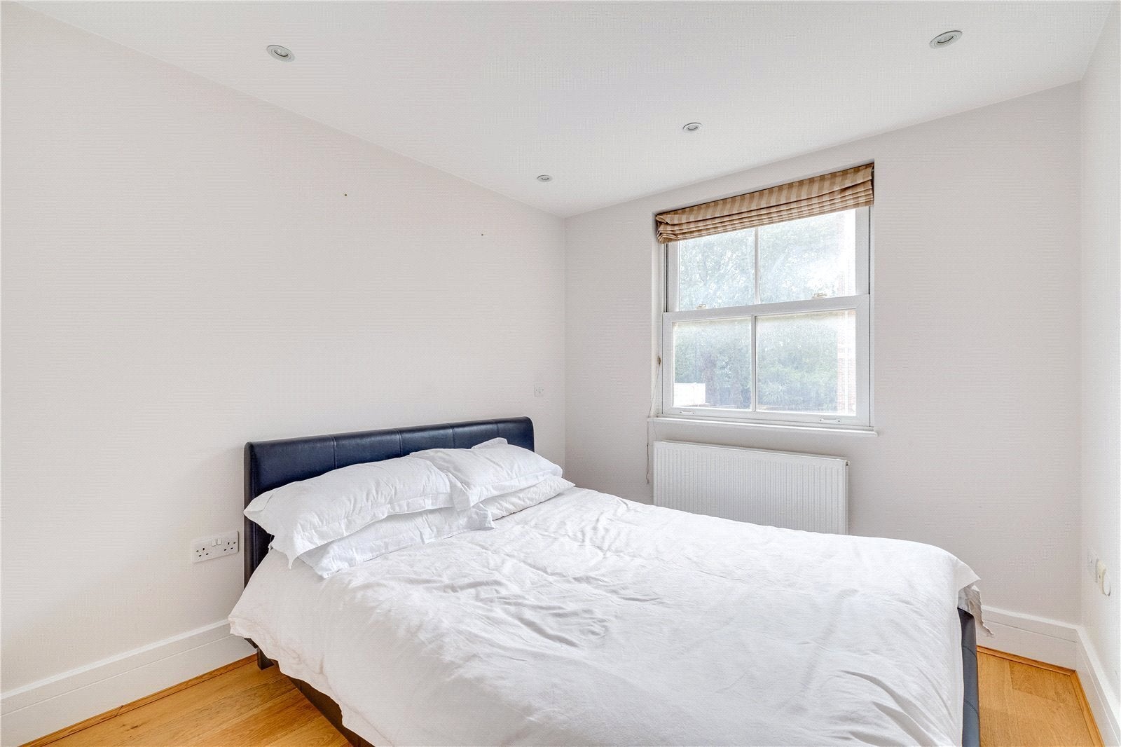 Flat Sandford Street in Greater London