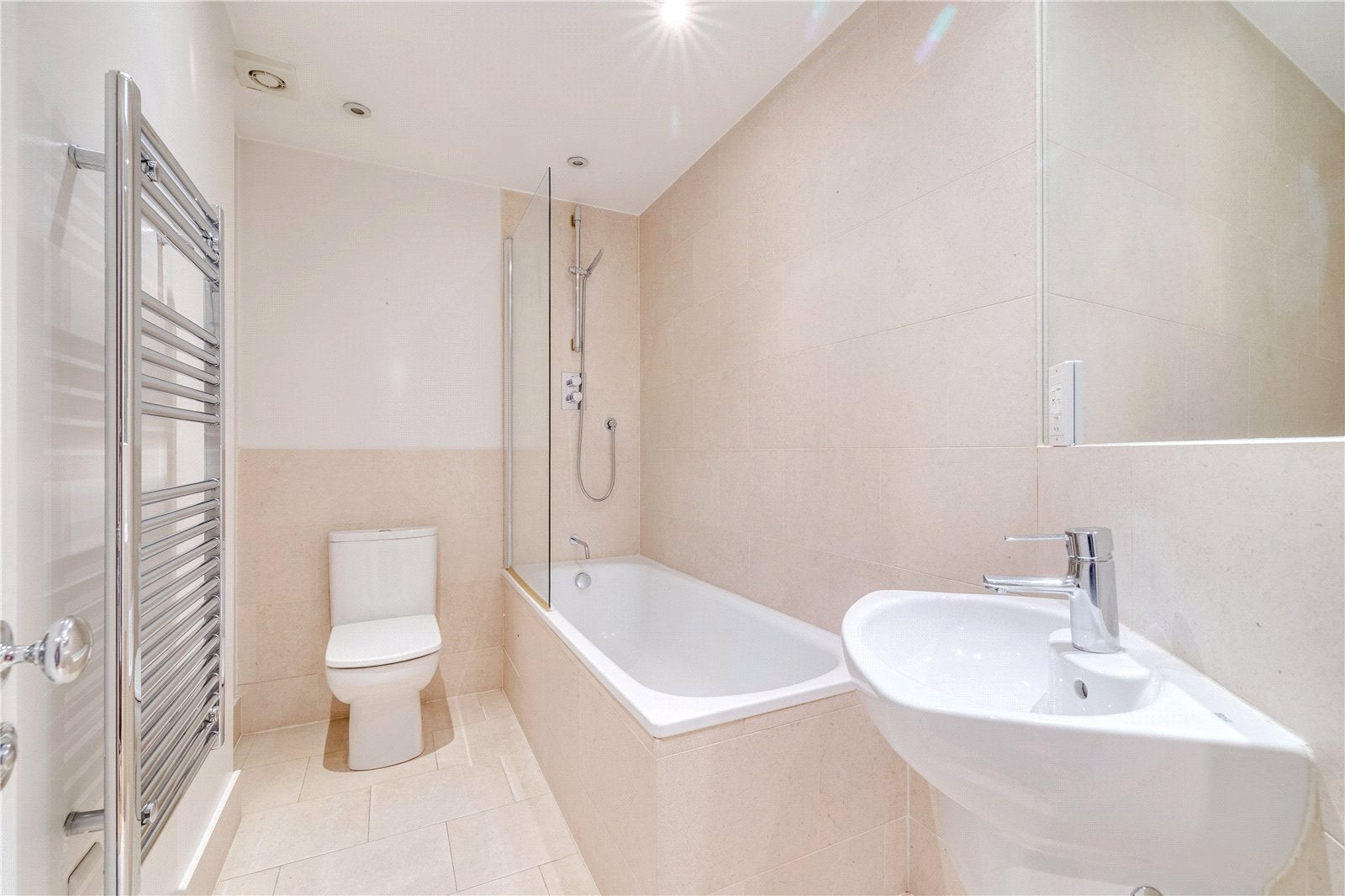 Flat Sandford Street in Greater London