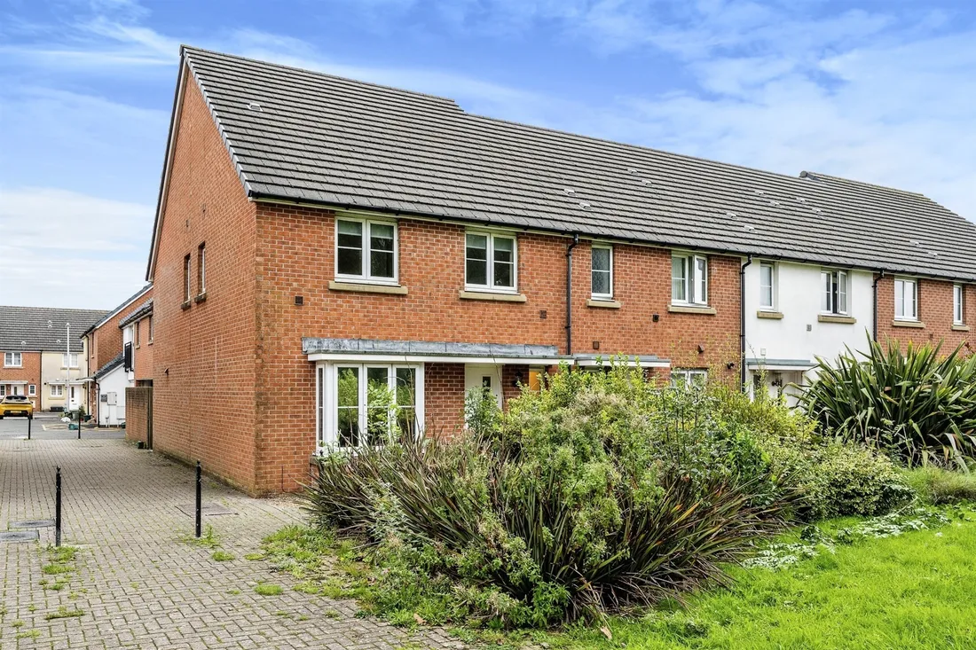 House New Cut Road in Swansea