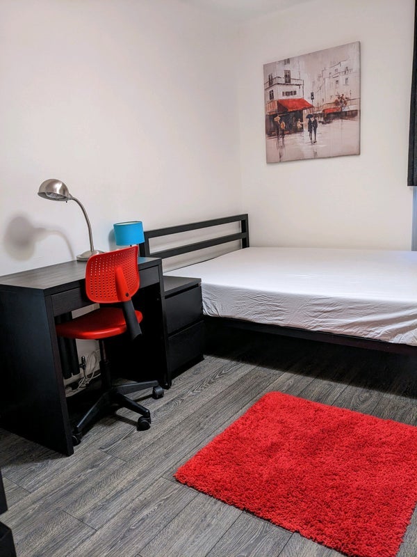 Room Westbridge Road in Greater London