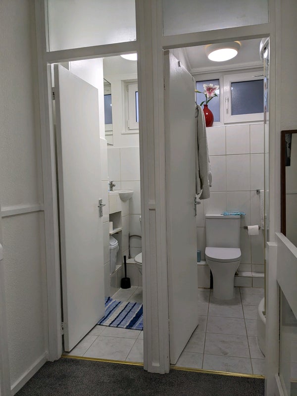 Room Westbridge Road in Greater London