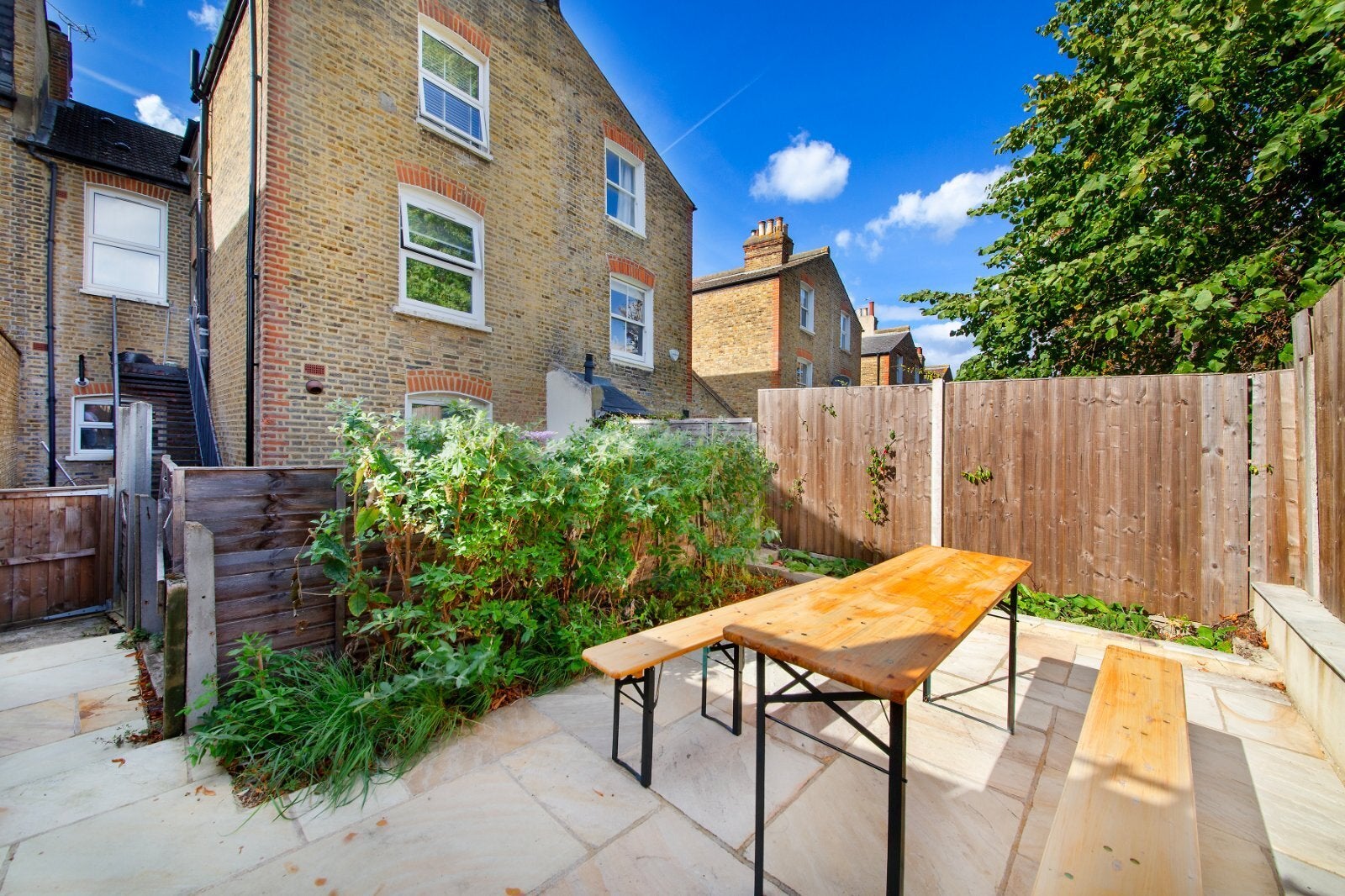 Flat Carminia Road in Greater London