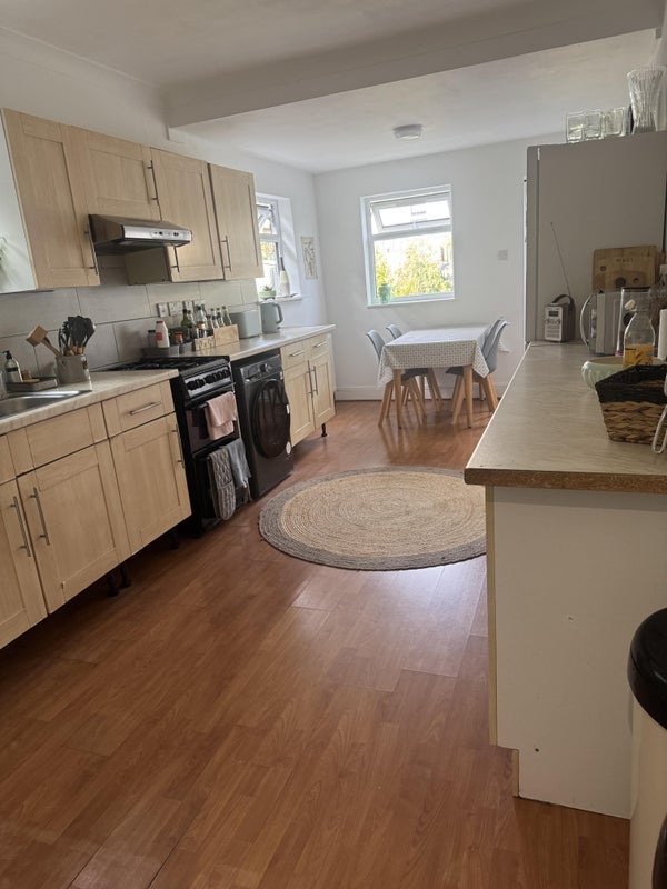 Room Pentney Road in Greater London