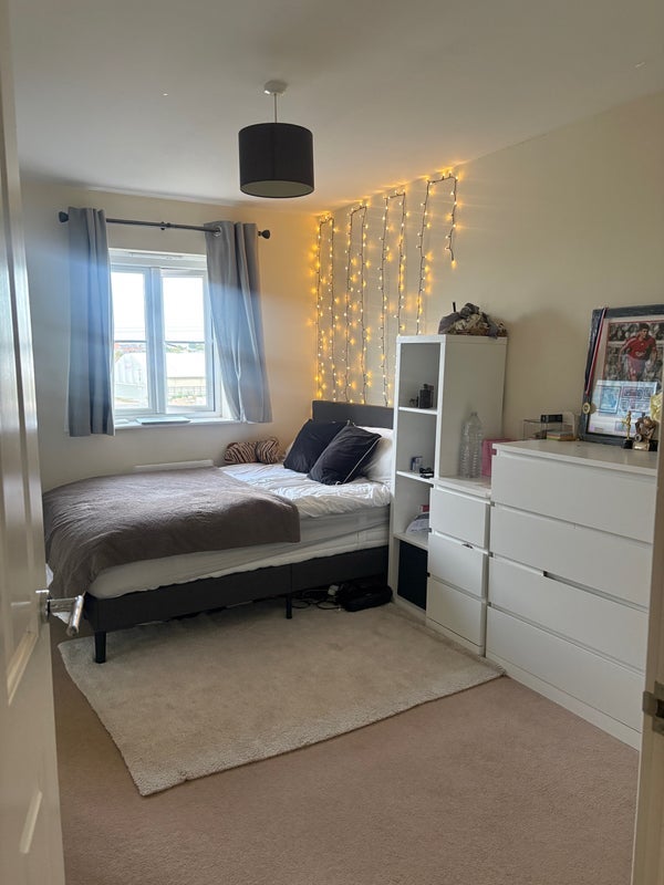 Room Wordsworth Road in Bristol