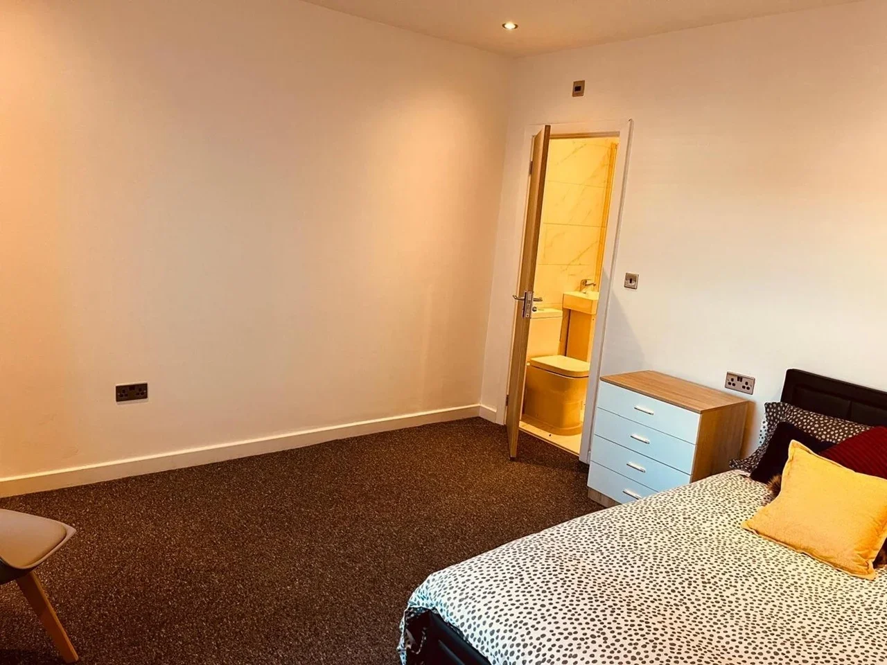 Room Princes Avenue in Watford