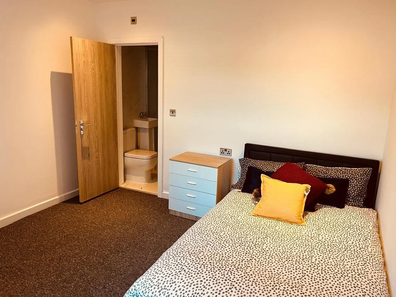 Room Princes Avenue in Watford