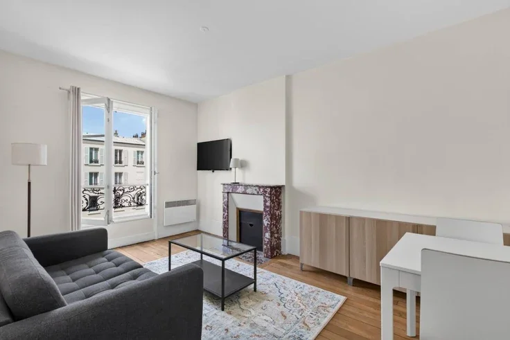 Flat Rue Louis Rouquier in Levallois-Perret