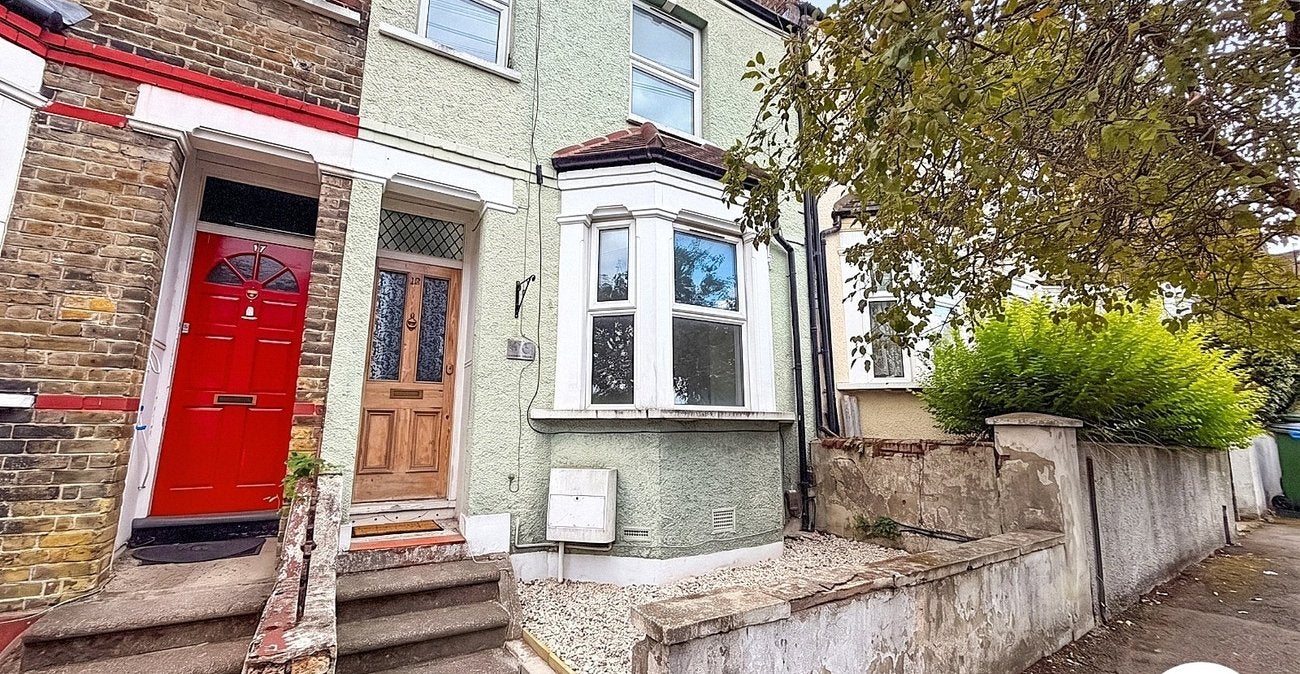 House Viewland Road in Greater London